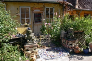 hinterhof gruen