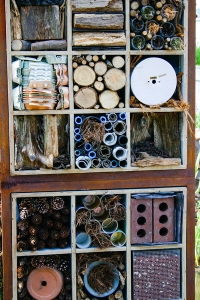 Insektenhotel aus Altmaterial