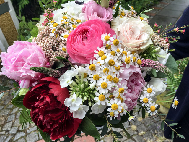 Pfingstrosen Im Strauss Biogartner