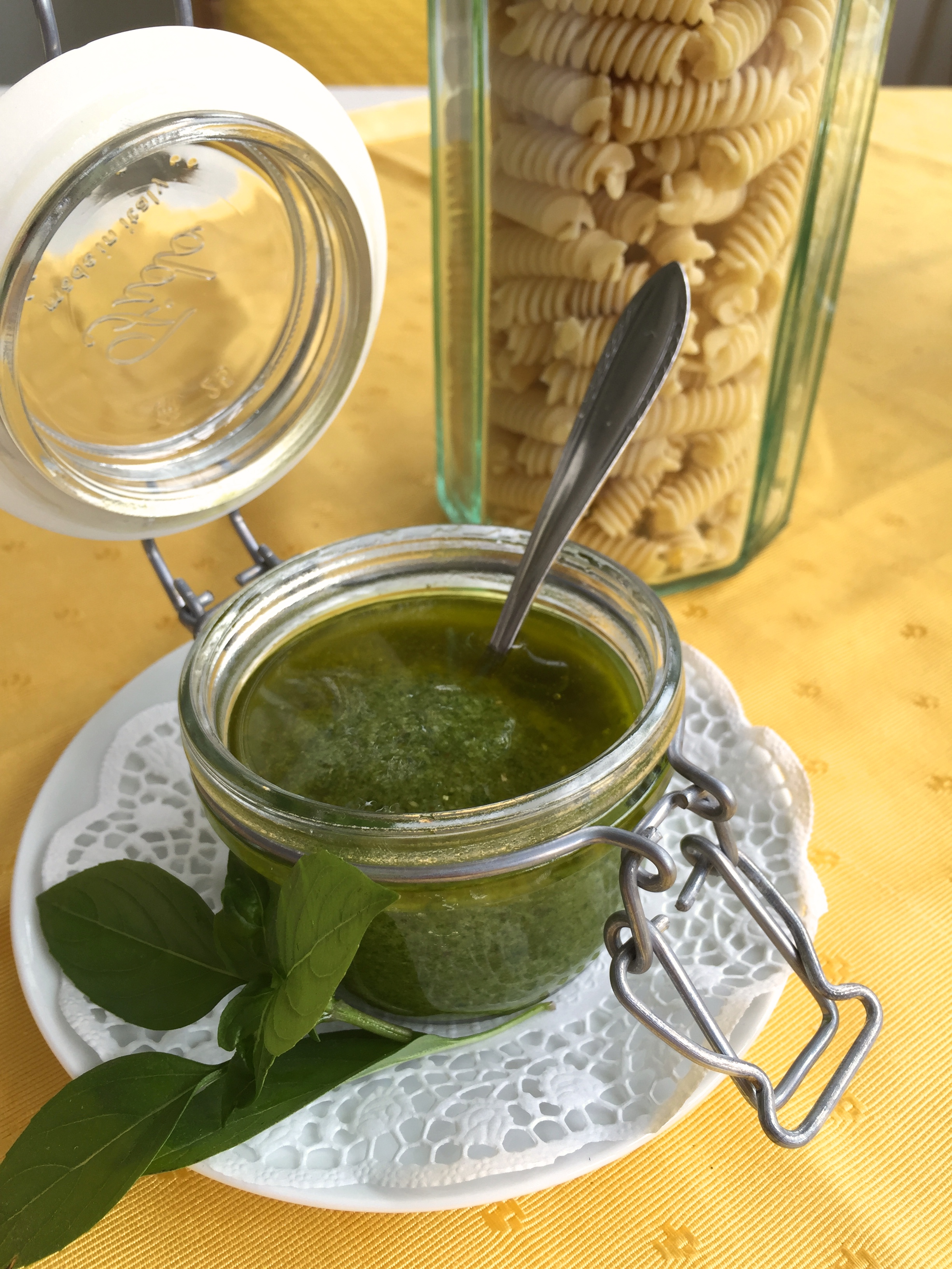 Basilikum-Pesto - Biogärtner