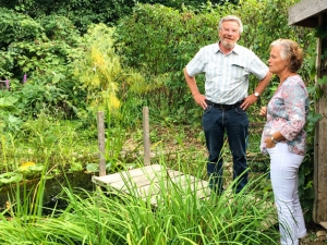 Wolfram Franke in seinem Garten in Bayern