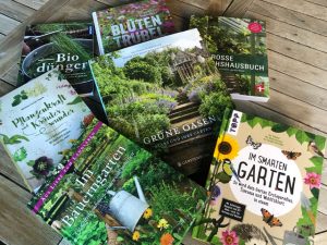 Bücherzeit im Garten