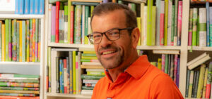 Karl Ploberger mit Buch