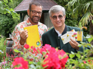 Gartenjournalist Karl Ploberger und Münze Österreich AG Generaldirektor Gerhard Starsich (Bild: Münze Österreich/Franz Neumayr)