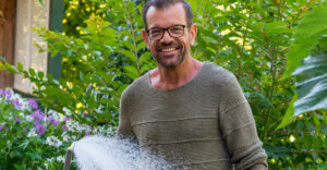 Ploberger beim Gießen