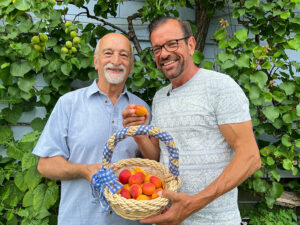 Marillenpapst Josef Mayr und Karl Ploberger