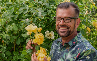 Plo mit "seiner" Rose