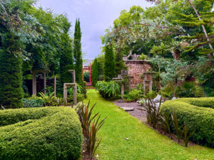 Ruinen im Garten Cork-Lodge