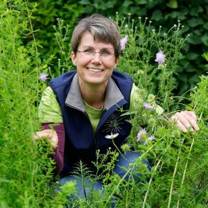 Wildblumenexpertin Elke Holzinger